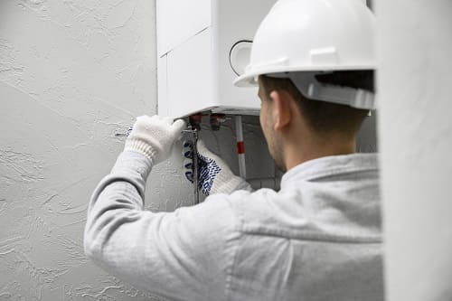 Signes qui indiquent qu’il est temps de remplacer votre chauffe-eau
