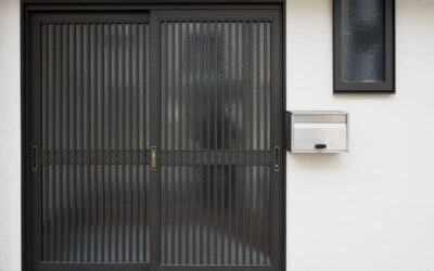 Porte coulissante en fer forgé : le guide complet pour choisir et installer