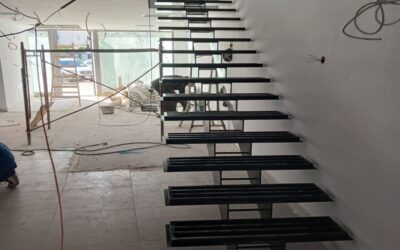 Escaliers métalliques en Tunisie : design, sécurité et tendances pour vos intérieurs