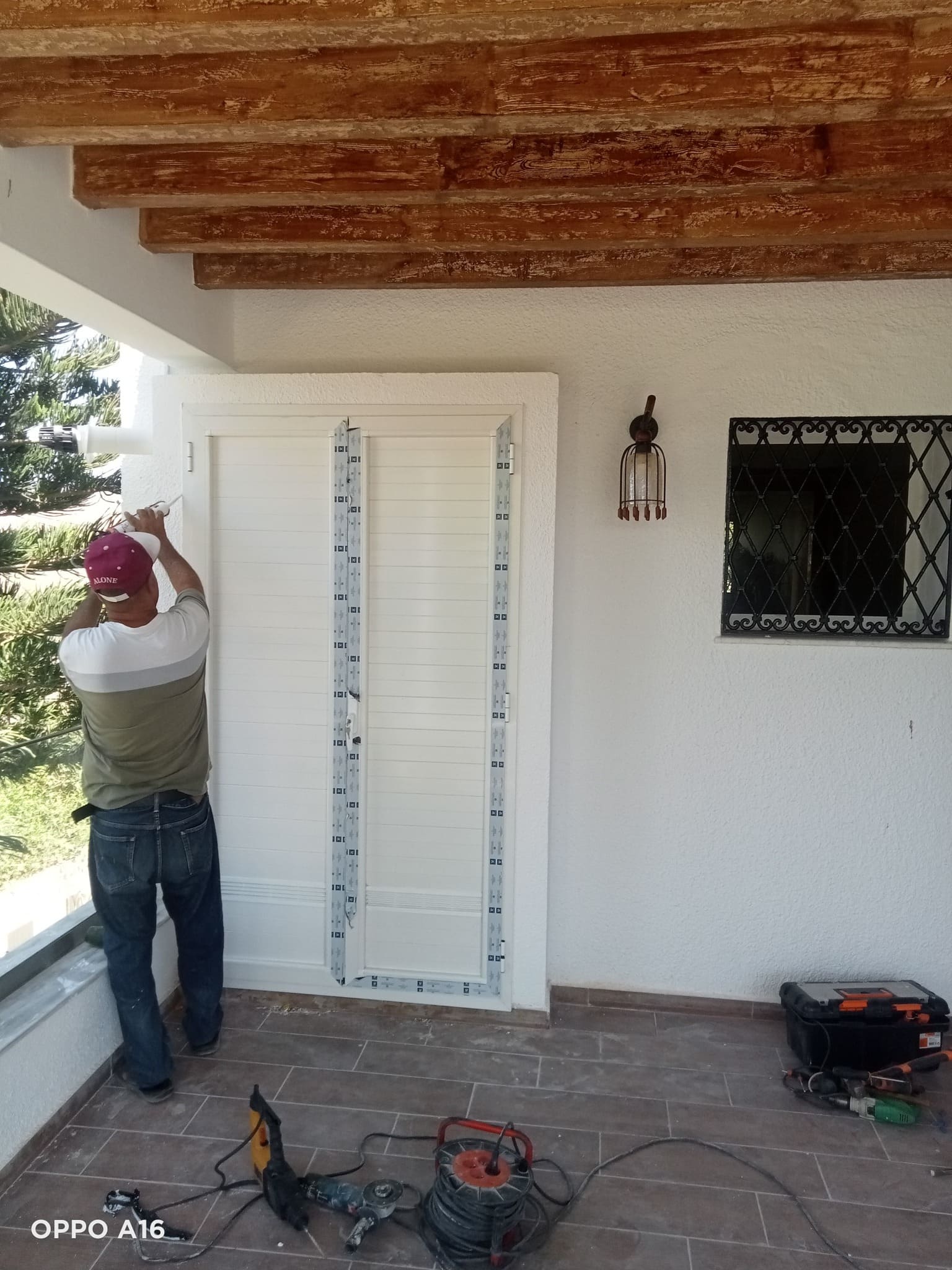 Pose porte aluminium