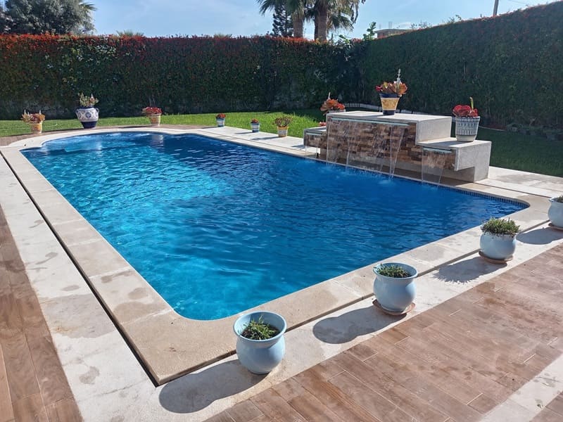 Piscine construite clés en main