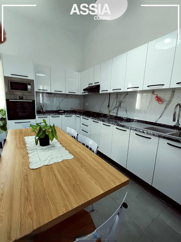 Cuisine contemporaine personnalisée réalisée par Assia Cuisine