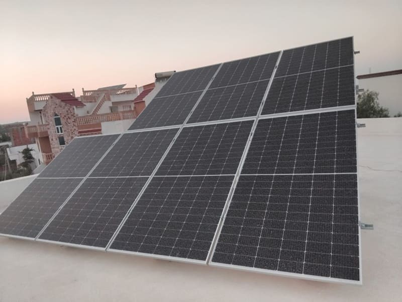 Panneaux photovoltaïques installés à Sousse par PVE